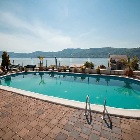 Hotel Casa Marina Ieşelniţa Exteriér fotografie