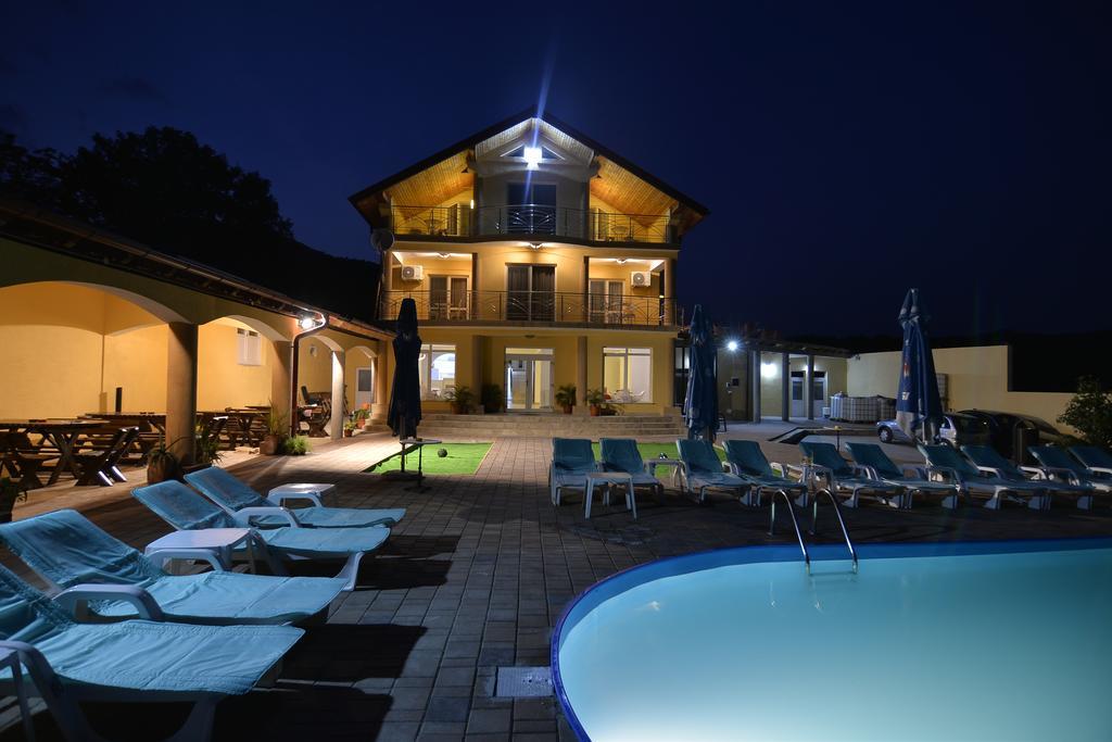Hotel Casa Marina Ieşelniţa Exteriér fotografie